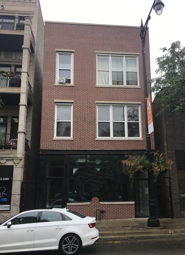 Photo - 1935 W Irving Park Rd Casa