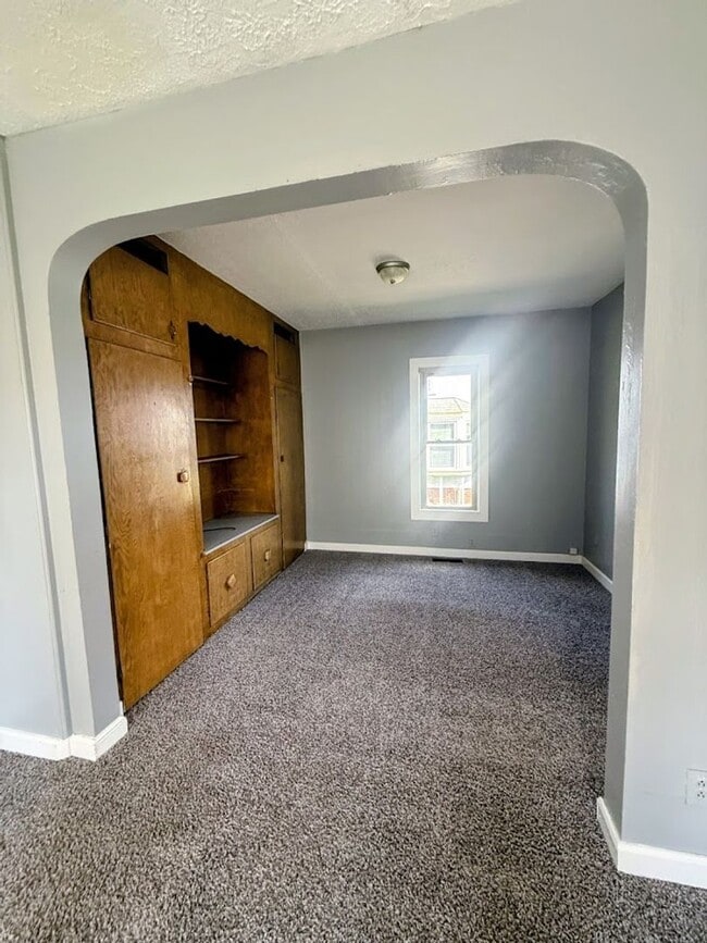 Photo - Spacious 4-Bedroom Home in North Canton – Prime Location