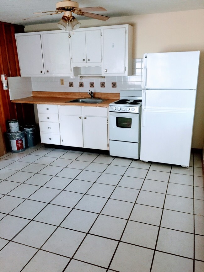 Photo - 685 HWY 441 SE