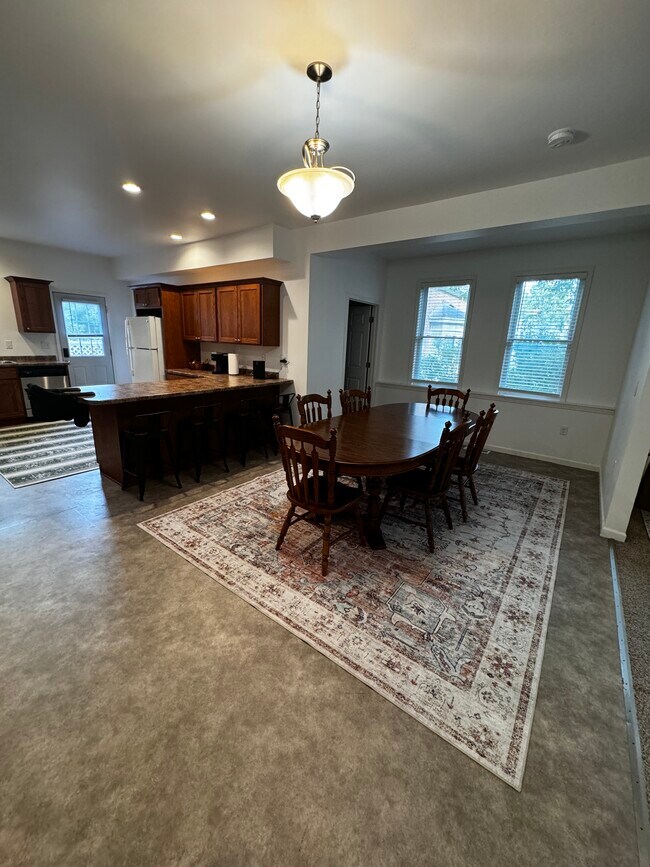 920 Center Pl Unit 920