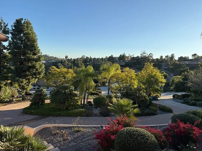 Building Photo - 13114 Polvera Ave Unit B