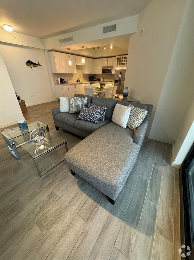 Building Photo - 999 SW 1st Ave Unit 1401 Rental