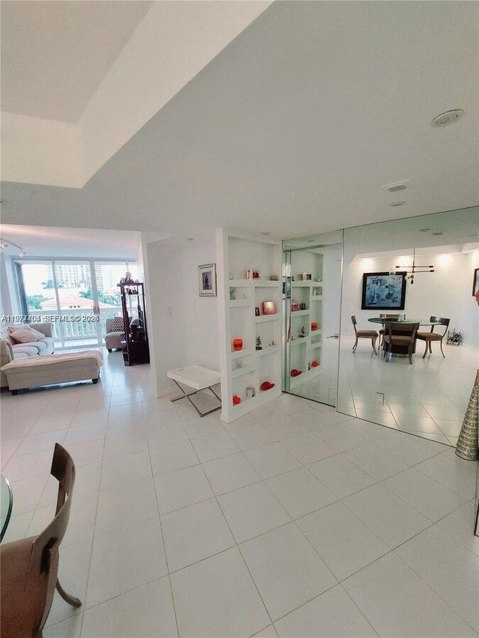 Photo - 1000 W Island Blvd Unit 508