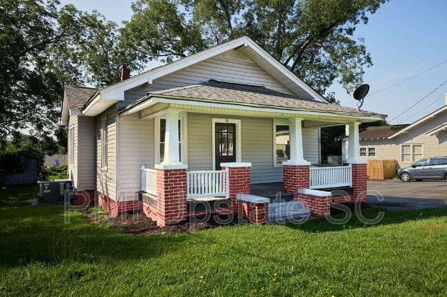 Building Photo - 10 E Main St