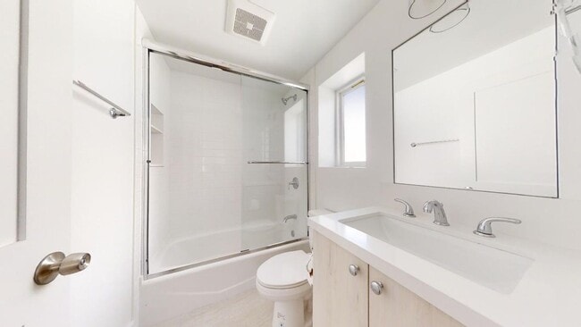 Photo - Brand New 2-Bedroom / 2-Bath on the Avenues in Redondo Beach! Unidad 1019 S Juanita Ave