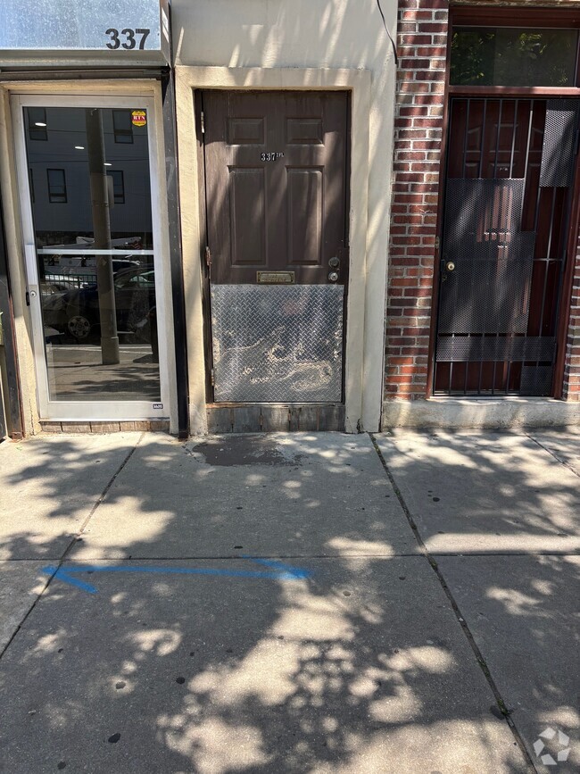 Building Photo - 337 W Girard Ave Unit 337 w girard Rental