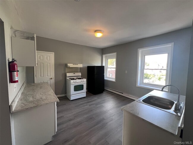 Photo - 488 Broadway