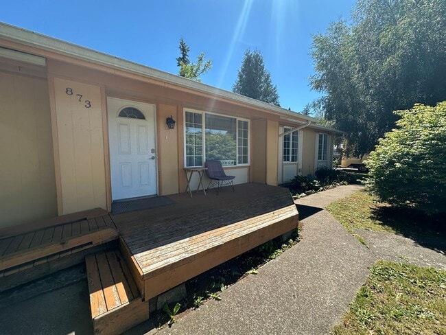 Photo - 3 Bed 1 Bath Home in Ferndale with Fenced Backyard