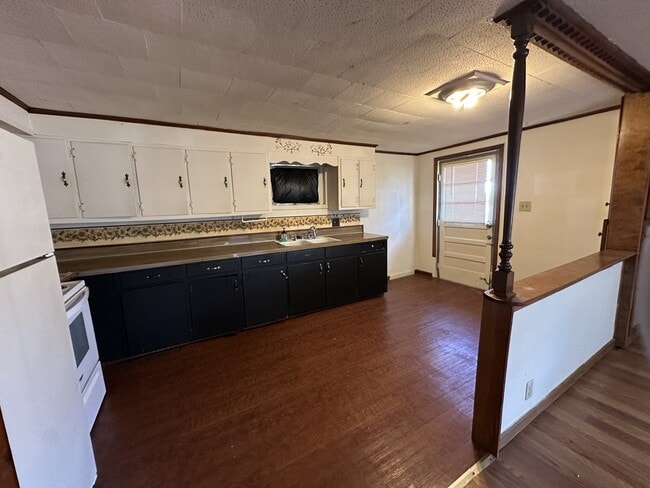 Photo - 7992 Reynolda Rd