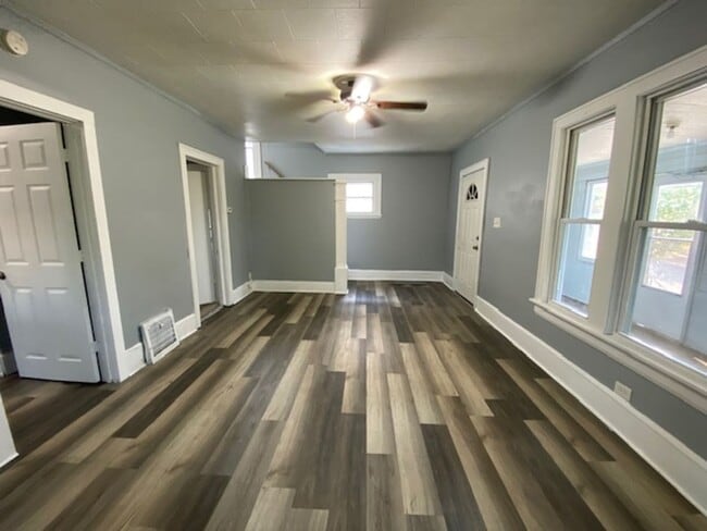 Photo - Roomy Goodyear Heights 5-Bed with Finished...