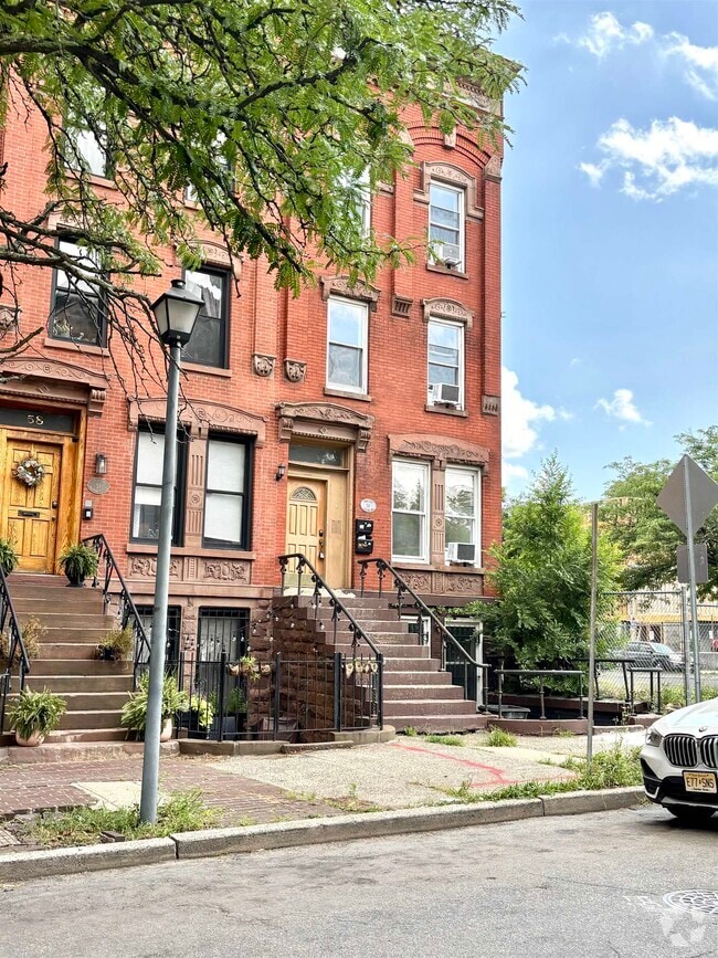 Building Photo - 56 Madison Ave Unit 2 Rental