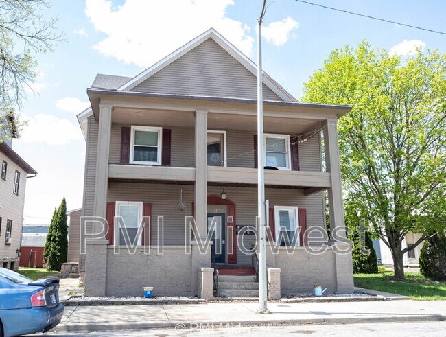 Photo - 611 N Main St Unidad 2