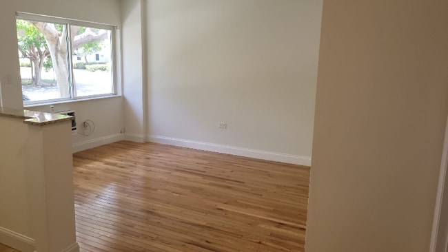 Photo - 9005 NE 8th Ave Unidad 2