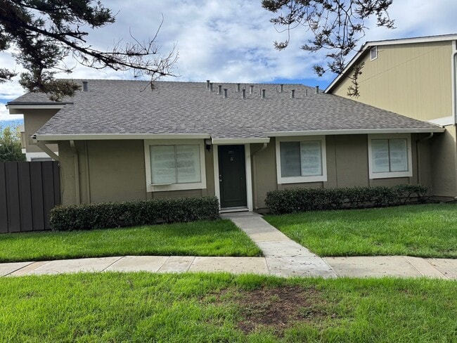 Building Photo - Total remodel - New kitchen, new bathroom, new appliances, new electrical, new paint, new floors