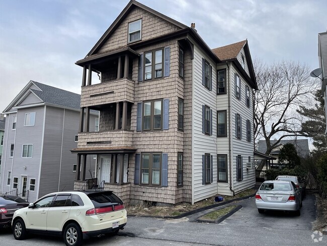 Building Photo - 3 Hillside St Unit 2 Rental