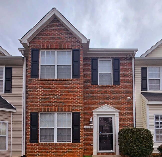 3 Bedroom Townhome For Rent - 3 Bedroom Townhome For Rent