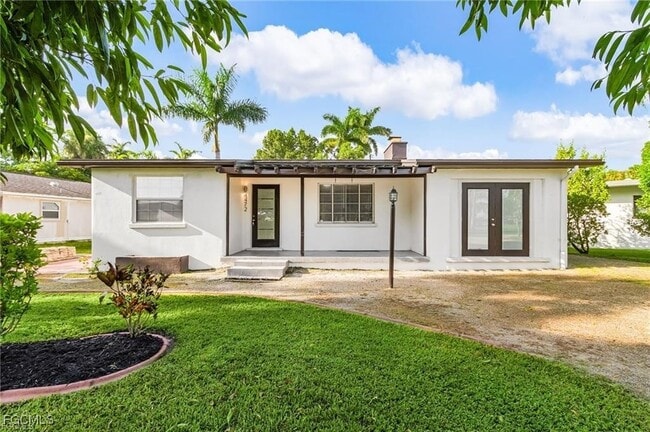 Building Photo - 4472 E Riverside Dr