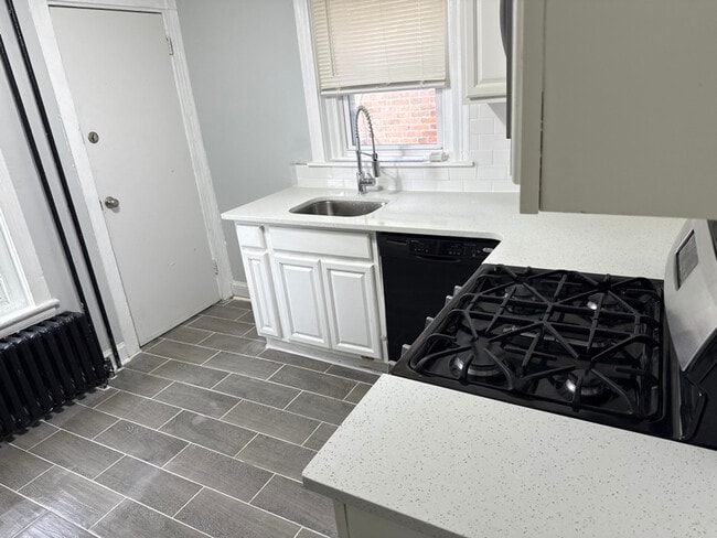 Photo - 5502 Crowson St