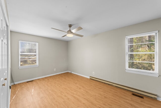 Photo - 4421 Jacobs Dr SW