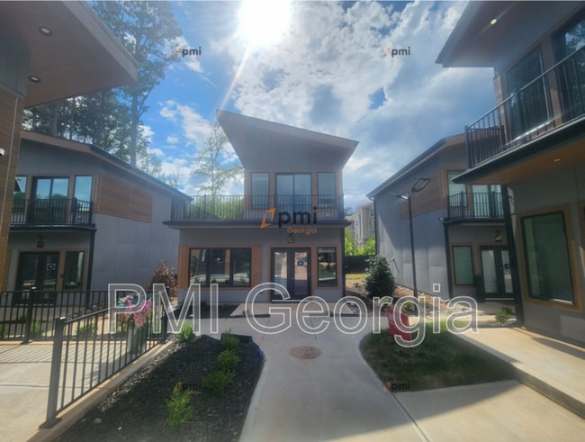 Building Photo - 6305 Shannon Pkwy Rental