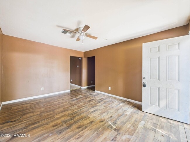 Photo - 308-302 12th St