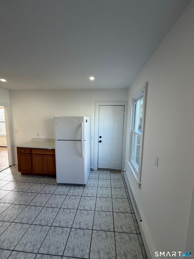 Photo - 142 Cowles St