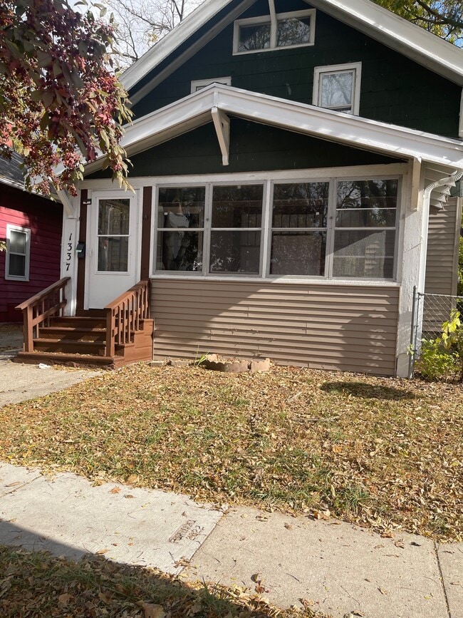 Building Photo - 1337 Nelson Ave