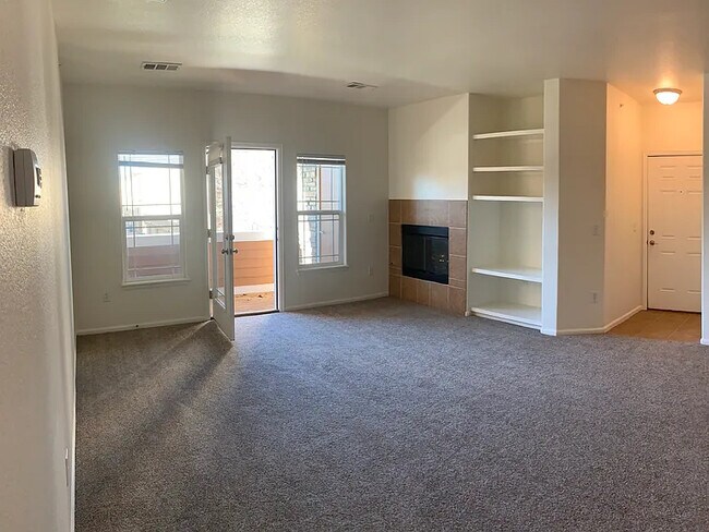 Photo - 2803 Kansas Dr