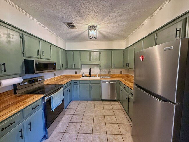 Photo - 3221 5th St N