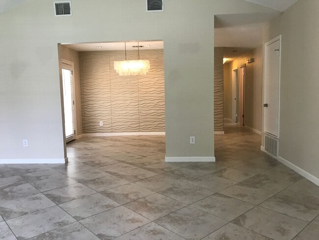 Photo - 11638 Parkfield Dr