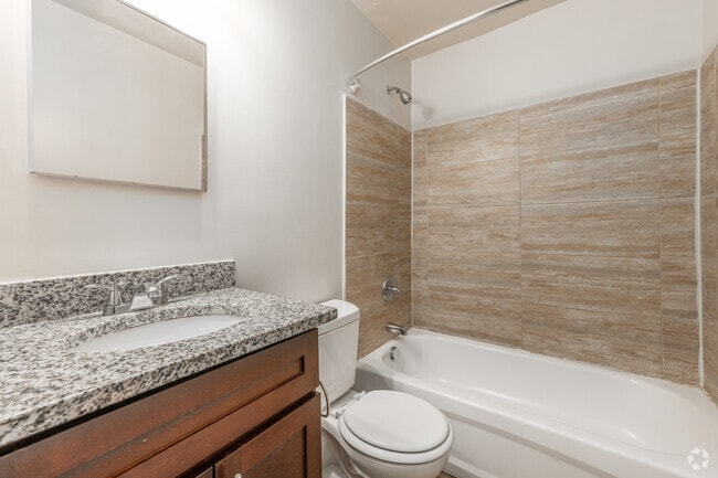 2BR, 1BA - 896SF - Bathroom - The Reserve at West Hills
