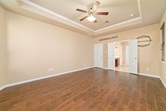 Photo - 2051 Brodie Ln