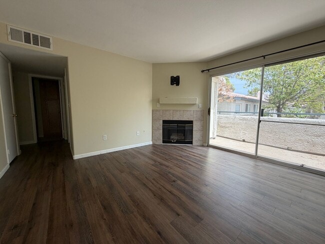 Building Photo - 3079 Key Largo Dr Unit 204