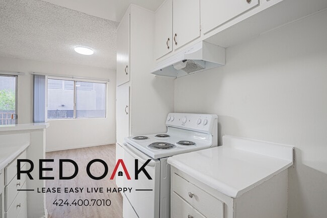 Photo - 915 N Wilton Pl Unit 113