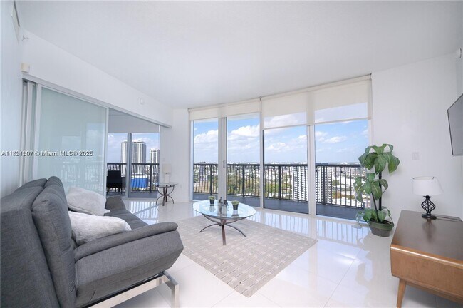 Building Photo - 1750 N Bayshore Dr Unit 2615 Rental