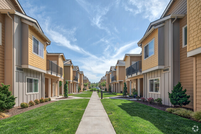 Building Photo - Four Seasons Central Rental