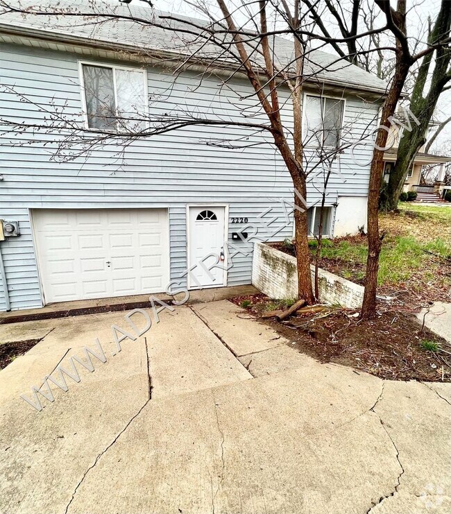 Building Photo - Beautiful 4 Bed Duplex in Independence-Ava... Rental