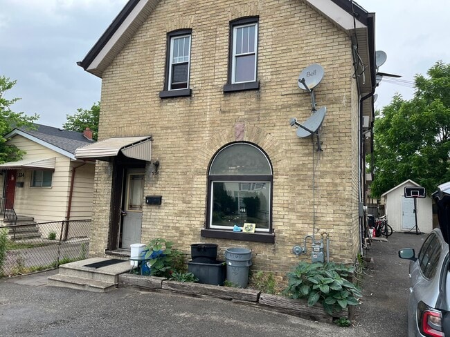 Building Photo - 336 Hamilton Rd Unit 2