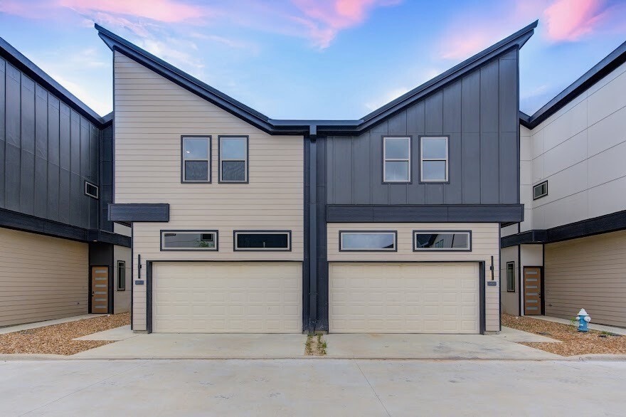 Photo - 13102 Honey Suckle Ridge Ln