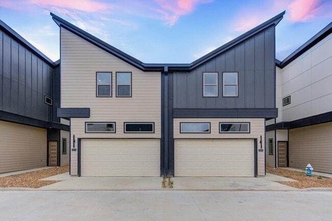 Building Photo - 13102 Honey Suckle Ridge Ln