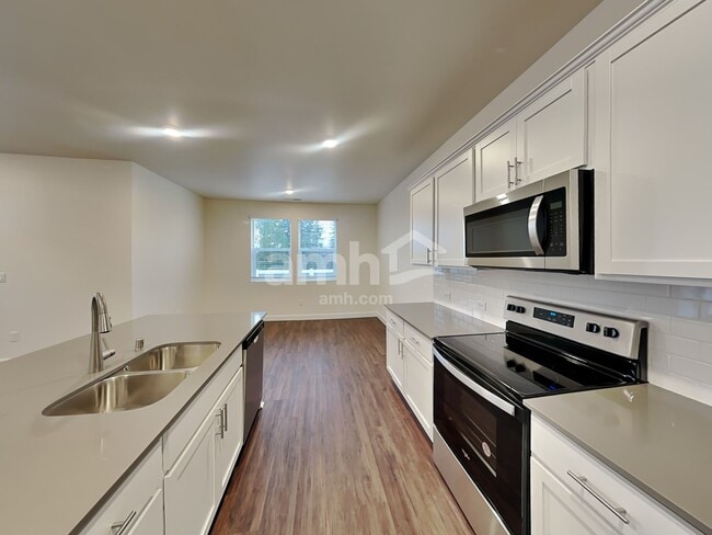 Photo - 8640 47th Pl NE