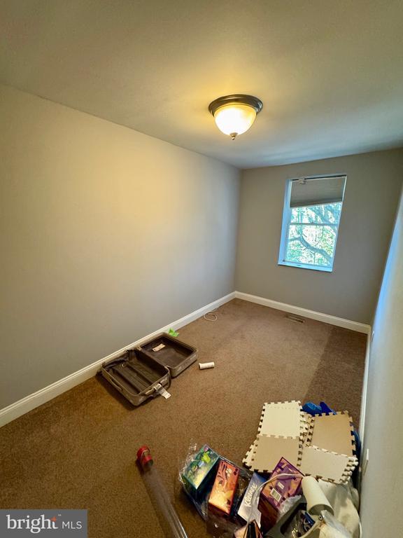 Photo - 1068 Floyd Terrace