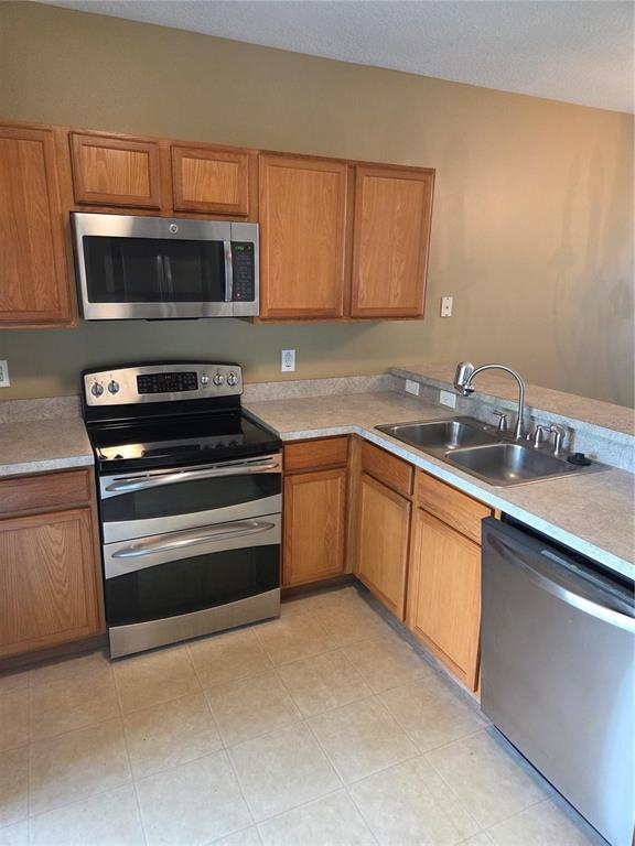 Photo - 122 Wilton Cir