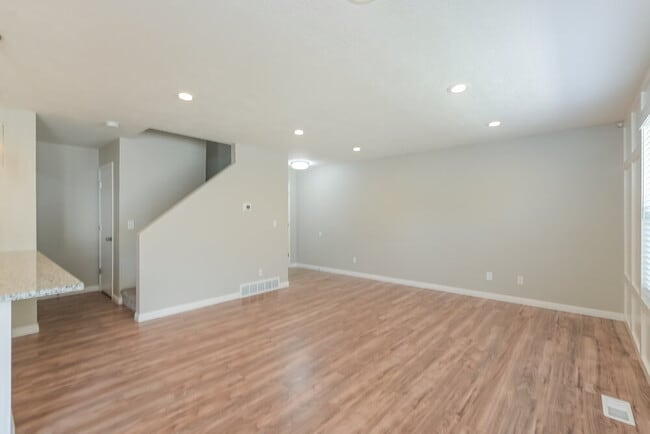 Photo - 827 Flint St