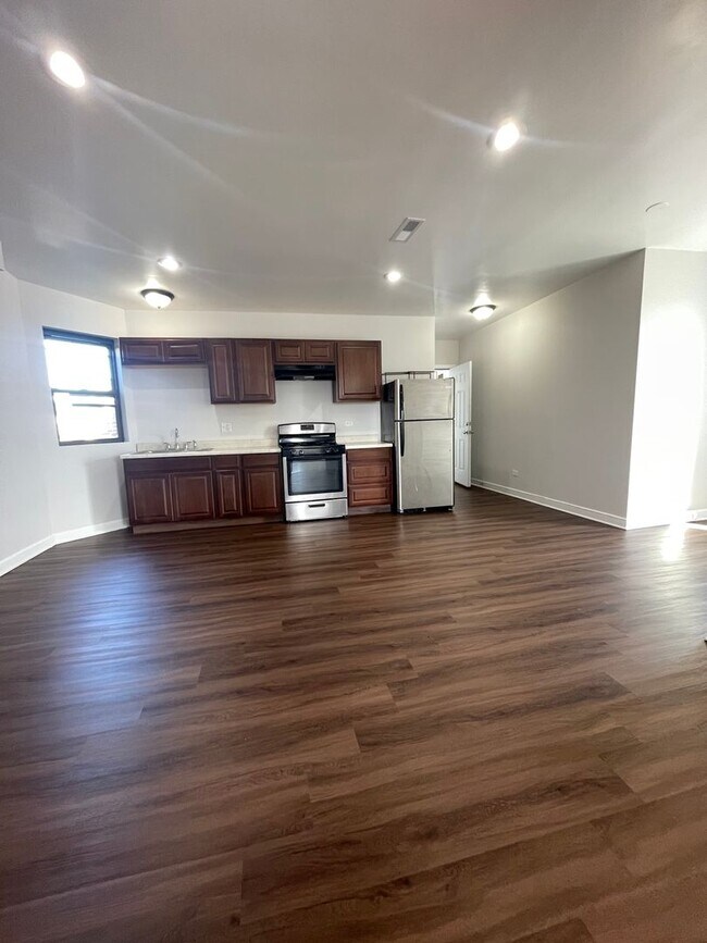 Photo - 1141 S Western Ave Unidad 3F