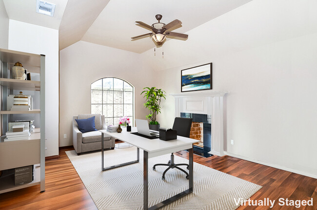 Photo - 2915 Normah St