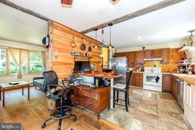 Photo - 7221 Hillview Dr