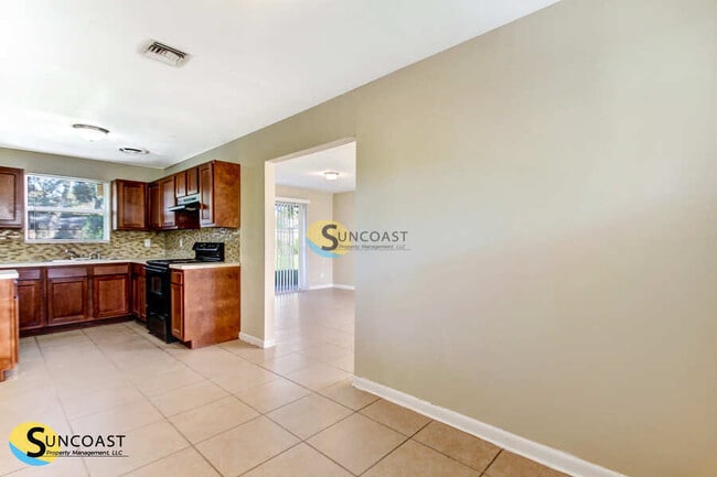 Photo - 2156 Bunting Dr