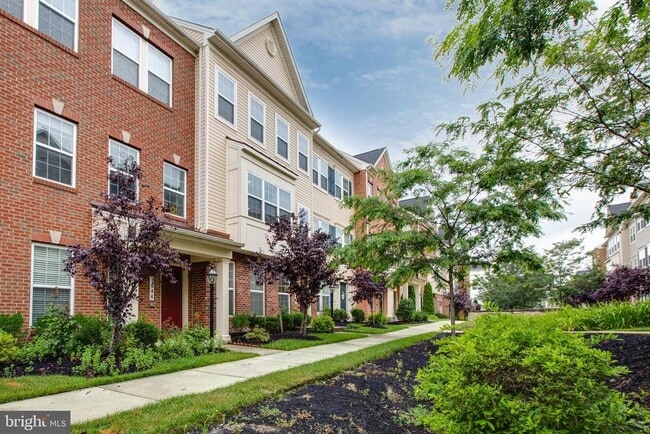 Building Photo - 7048 Foxton Way