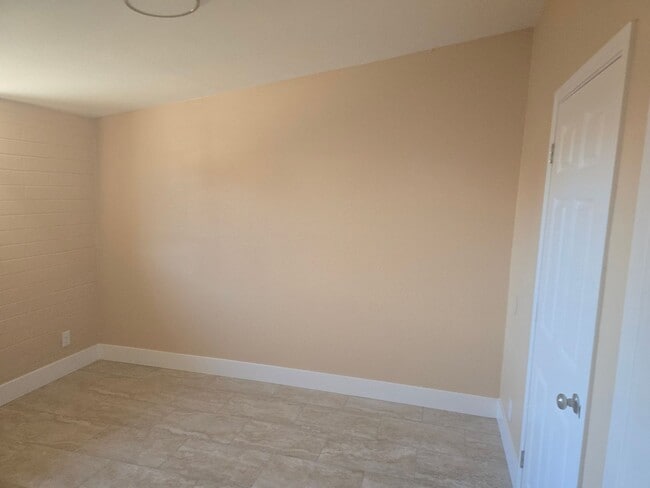 Photo - 2b1bth condo